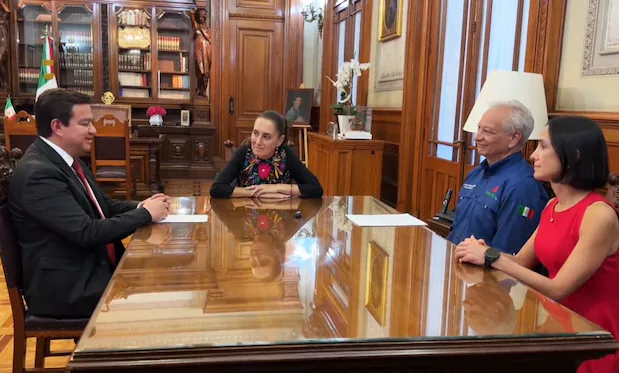 Victor Rodríguez deja dirección de Pemex; lo sustituye Juan Carlos Carpio