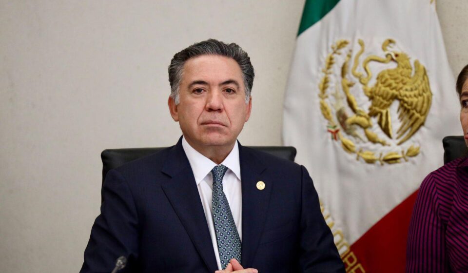 Acude a declarar ange FGR, senador Enrique Inzunza tras ser acusado por EE.UU. de vínculos con el narco
