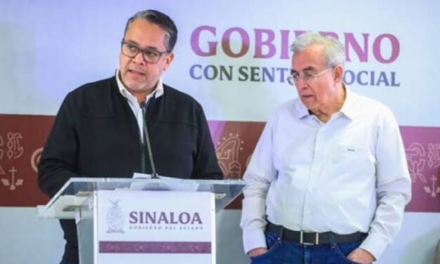 Se entregan ex secretarios de Seguridad y Finanzas de Rocha Moya