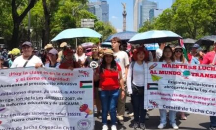 Se enfrentan comerciantes del Centro Histórico de CDMX con maestros de la CNTE
