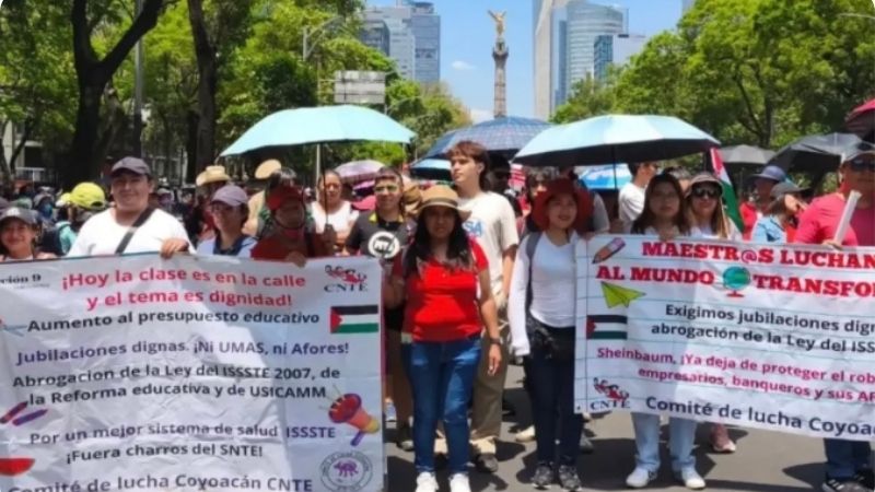 Se enfrentan comerciantes del Centro Histórico de CDMX con maestros de la CNTE