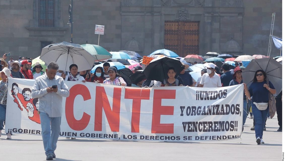 CNTE continuará con plantón en el Zócalo y marchas