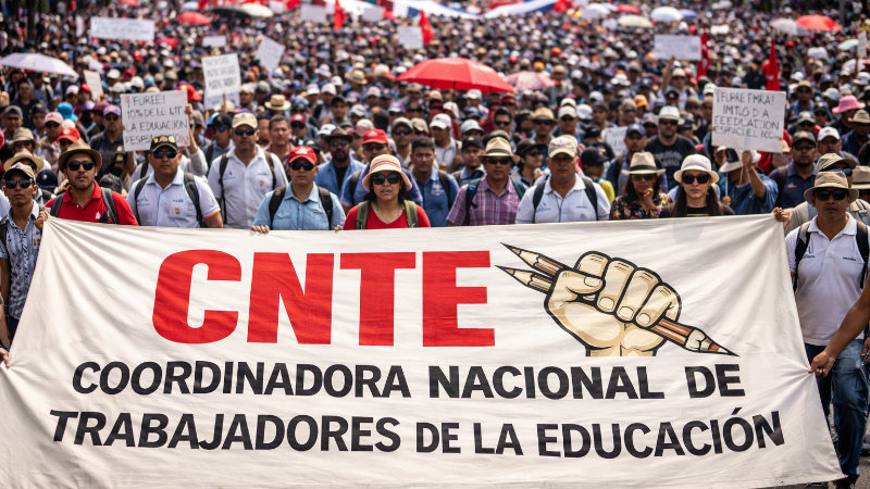 Tras fracaso en negociación, maestros de la CNTE definirán esta noche próximos pasos de su protesta