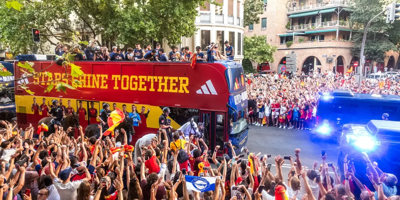 Espectacular video hecho con IA de los campeones del mundo