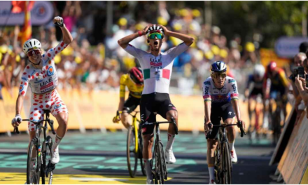Histórica remontada de Isaac del Toro para ganar la segunda etapa del Tour de France
