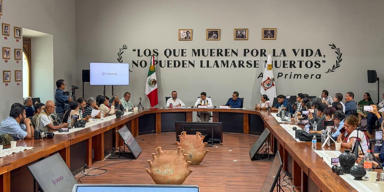 Salomón Jara sostiene encuentro con gremio periodístico, refrenda compromiso de respeto y protección a su labor