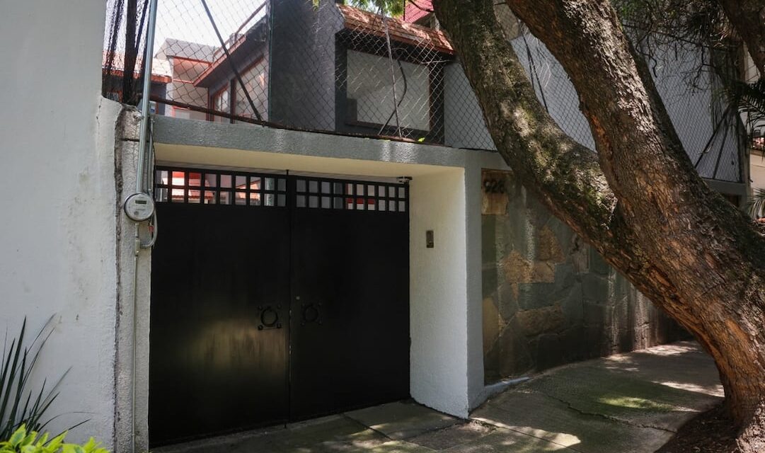 Crisis de despojos en la Colonia del Valle afecta a la familia del muralista mexicano José González Camarena