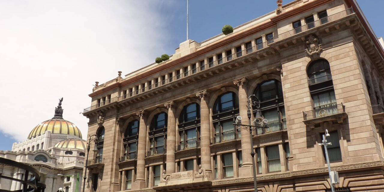 Banxico mueve sus piezas ante el creciente deterioro fiscal de México