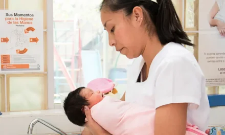 México invierte siete veces menos de lo recomendado por la OMS en salud materna