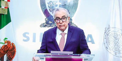 Vuelve a la gubernatura Rubén Rocha y sostiene que las acusaciones de Estados Unidos son falsas