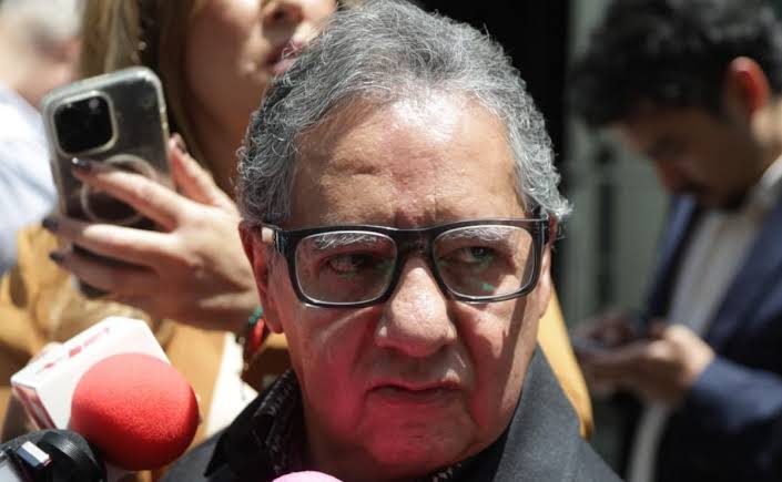 Llega Higinio Martínez a la Presidencia del Senado