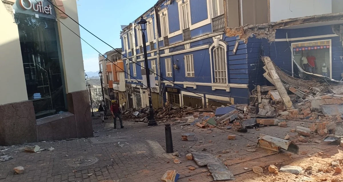 Sacude a Colombia terremoto de 7.4 grados