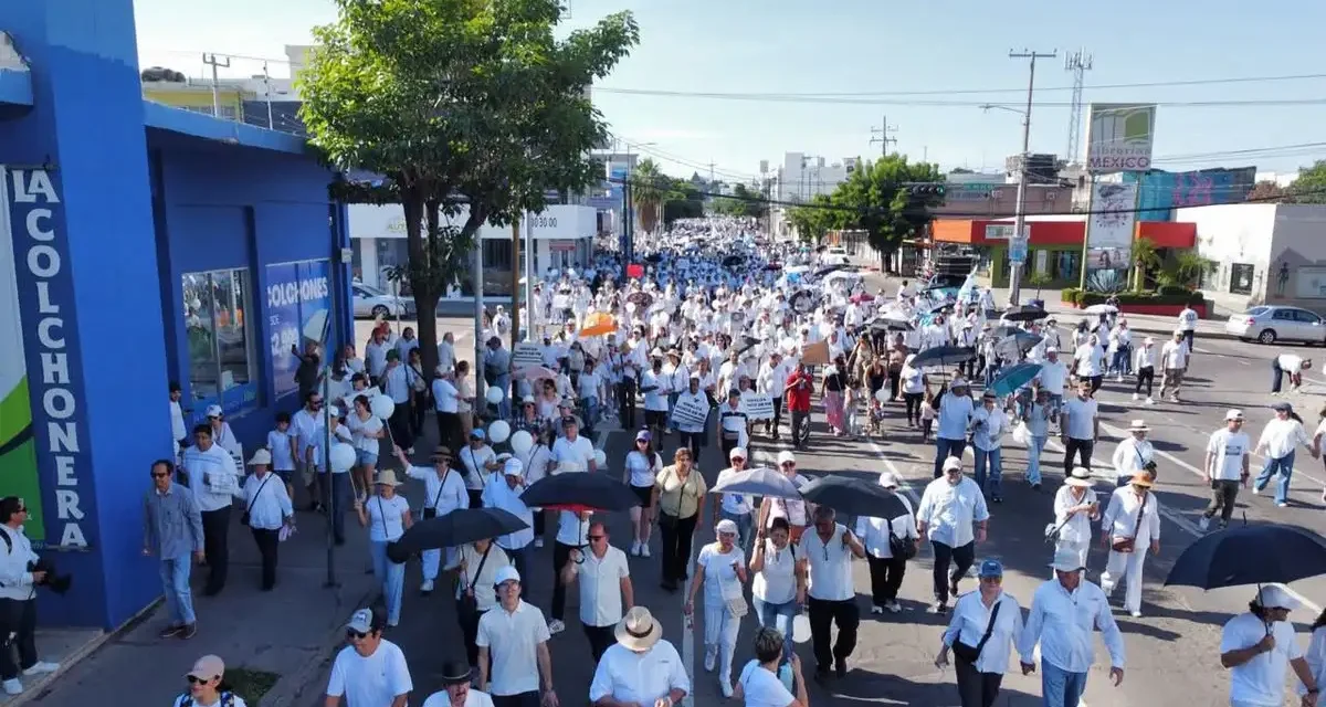 Marchan miles por la paz en Culiacán; piden frenar violencia que asfixia a Sinaloa