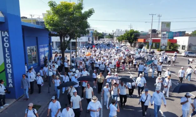 Marchan miles por la paz en Culiacán; piden frenar violencia que asfixia a Sinaloa