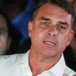 Flávio Bolsonaro llega a Miami tras evadir a la justicia brasileña con escalas en Argentina y Ecuador