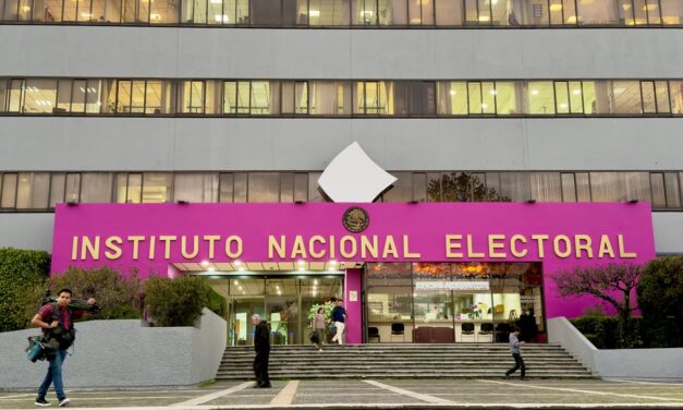 Contralor del INE acusa red de corrupción heredada por 2.5 mmdp ante la Cámara de Diputados