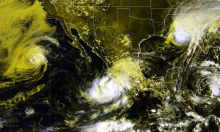 Huracán “Simon” amenaza con alcanzar categoría 4; prevén lluvias extraordinarias en Jalisco y Colima