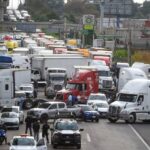 Segob y transportistas pactan liberar carreteras e instalar cuatro mesas de diálogo