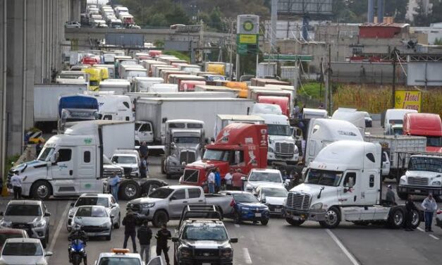 Segob y transportistas pactan liberar carreteras e instalar cuatro mesas de diálogo