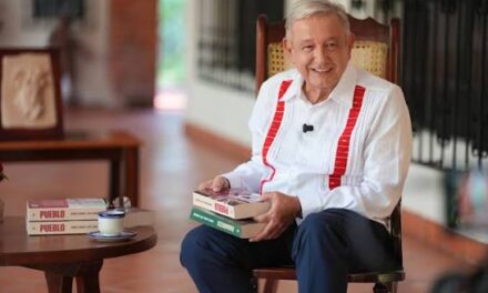 ¿Qué dice el libro “Pueblo” de AMLO?