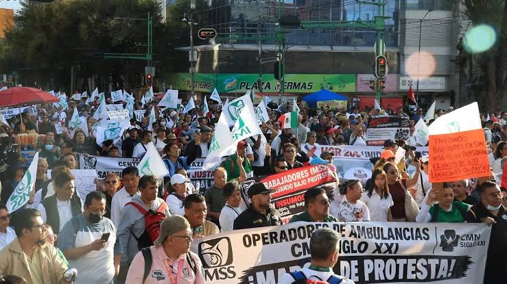 Trabajadores del IMSS anuncian bloqueos en CDMX tras rechazar aumento salarial del 8%